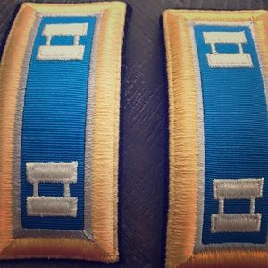 US Army Captain Dress Blue Rank (vanguard USA)